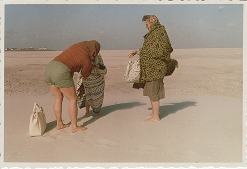 Valérie Mréjen, Papy mamie. Photographie issue de la collection de Sébastien Lifshitz.